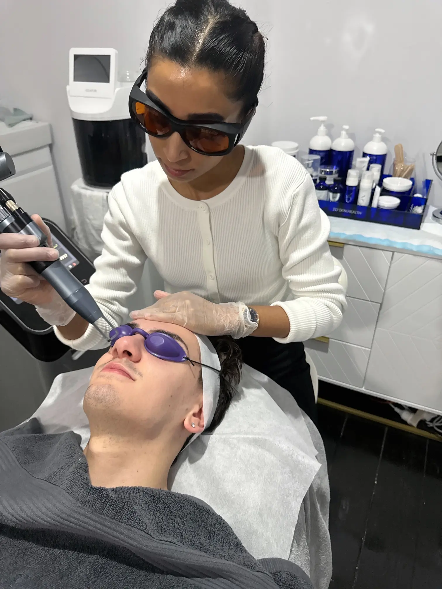 The IRIS Q-Switch Laser, performed by Anuskha at La Maison Beauté, a trusted Cosmetic Clinic in South Melbourne, delivers safe and effective results for your skin.